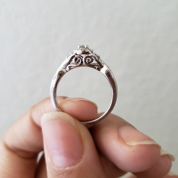 * SOLD * Simple diamond ring - Picture 5 of 5